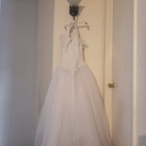 Oleg Cassini Dresses & Skirts - White wedding dress